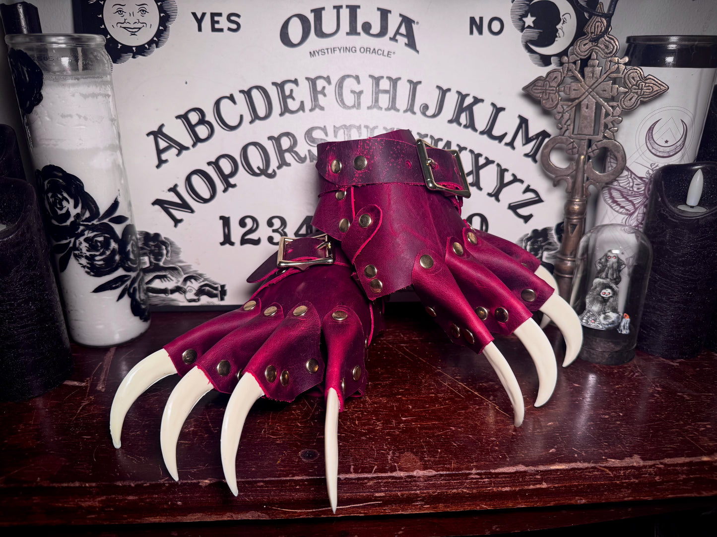 Clawed Gloves